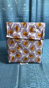lot 8027 image: Pillowfort Queen Size Floral Print Organic Cotton Bedding Set