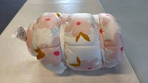 lot 8080 image: Floral Print Roll-up Sleeping Bag for Children