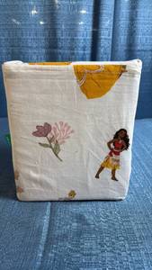 lot 8083 image: Pillowfort Brand Disney Princess Characters Bed Set for Full Size Bed