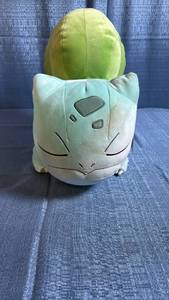 lot 8084 image: Pokemon Bulbasaur Large Plush Toy