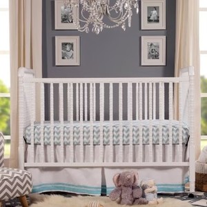 lot 5725 image: $80 DaVinci Jenny Lind Toddler Bed Conversion Kit (M3199) - White