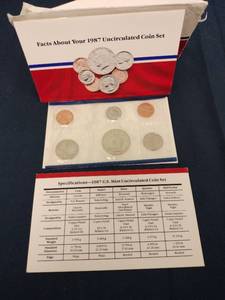 lot 59499 image: 1987 United States Mint Uncirculated Coin Set containing 5 coins