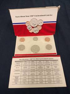 lot 59500 image: 1987 United States Mint Uncirculated Coin Set containing 5 coins