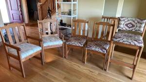 lot 102 image: Mission Style Oak Dining Chairs Set of 4 38x18x20 seat 18 and barstool 43x20x20 seat 31