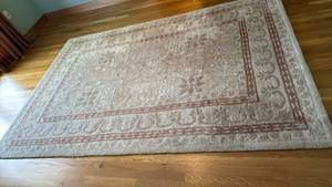 lot 201 image: Brentwood Collection hand tufted wool rug 6x9 located upstairs