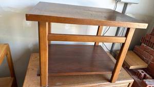 lot 314 image: Side table 20x27x20 matches lot 2001 located in garage
