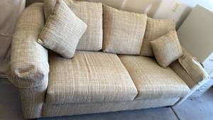 lot 316 image: Queen hide a bedsofa 31x84x38 seat 20 inches great condition located in garage