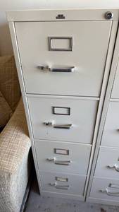 lot 326 image: 4 drawer filing cabinet no key located in garage