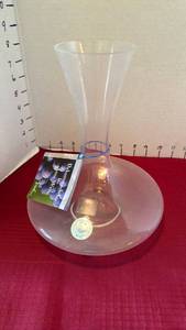 lot 1007 image: Eisch No Drop Effekt decanter 9 inches tall