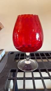 lot 1009 image: Crystal vase 11 inches tall