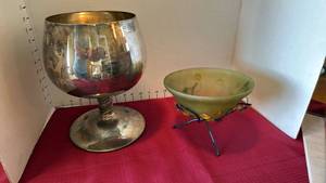 lot 1016 image: Large silver plate goblet and green bowl with stand