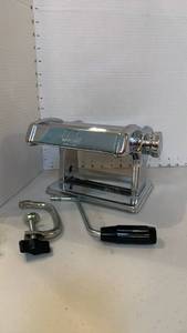 lot 1105 image: Marcato Atlas Manual Pasta Machine