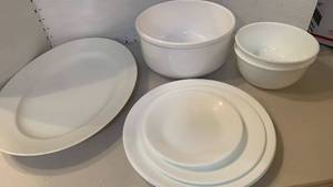 lot 1114 image: Corelle plates and bowl and other platter