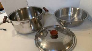 lot 1125 image: Stock Pot with Steamer Insert and Glass Lid Set