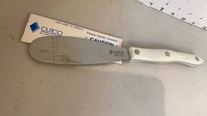lot 1134 image: Cutco CIA boot camp 200 spreader with White Handle
