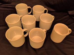 lot 1200 image: 7 Williams Sonoma White Coffee Mug Set, 1 generic