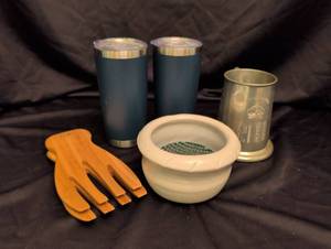 lot 1222 image: Kitchen Utensil Collection Bundle