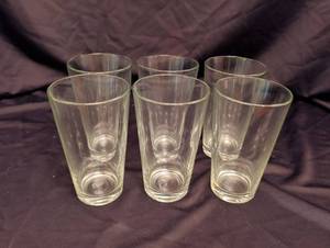 lot 1224 image: Set of 6 Clear Pint Drinking Glasses