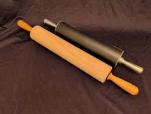 lot 1240 image: Rolling Pin Set with Wood and Metal Handles