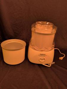 lot 1241 image: Cuisinart Frozen Yogurt Ice Cream and Sorbet Maker