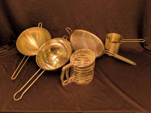 lot 1242 image: Kitchen Utensil Set with Strainers and Mixing Bowl, flour sifter