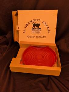 lot 1257 image: La Terracotta Toscana Italian Ceramic Nacho Skillet
