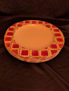 lot 1266 image: 11 inch heavy plaid plates 4 qty