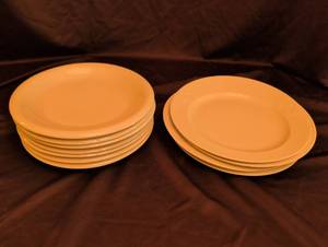 lot 1267 image: 11 Ceramic Dinner Plates Set including Rosenthal Studio-Linie