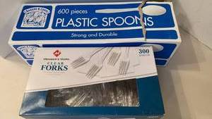 lot 1300 image: Bulk Disposable Plastic Cutlery Set - Forks and Spoons
