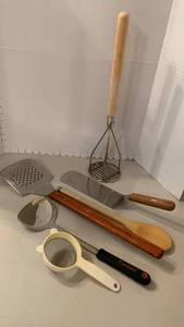 lot 1313 image: Kitchen utensils