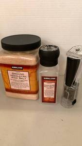 lot 1319 image: Kirkland Ground Himalayan Pink Salt with Grinder and salt and pepper grinder