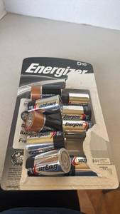 lot 1408 image: Energizer and Duracell  D10 batteries