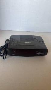 lot 1409 image: Magnavox Digital Alarm Clock Radio with Weather Band