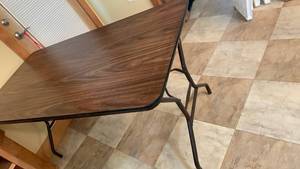 lot 1434 image: 6 Ft folding table