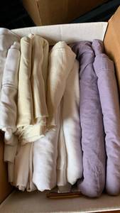 lot 1512 image: Misc sheets and pillow cases