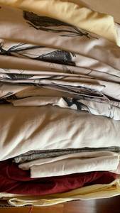 lot 1513 image: Misc sheets and pillow cases
