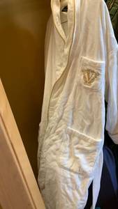 lot 1544 image: Venetian Resort robe size Large