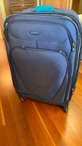 lot 1551 image: Samsonite Rolling Suitcase with Spinner Wheels 32x16x13