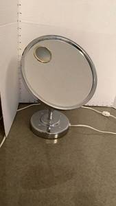 lot 1557 image: Chrome Adjustable Lighted Vanity Mirror with Magnification
