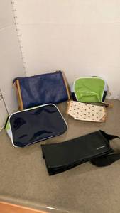 lot 1577 image: Make up bags