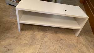 lot 1578 image: White shoe rack 12x30X12
