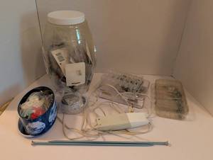 lot 1605 image: Sewing Accessories Lot