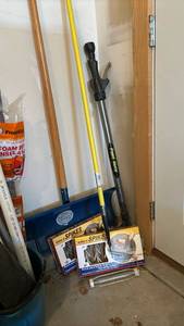 lot 3024 image: Snow shovel, painting extender pole, spikes to keep birds away and a Paint Mate.