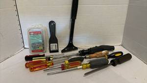 lot 3103 image: Screwdrivers and more