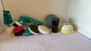 lot 3226 image: Black and Decker Scum Buster