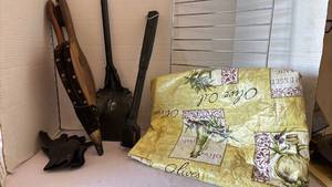 lot 3227 image: Fireplace tools, plastic tablecloth and wire rack