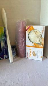 lot 3244 image: Cleaning Supplies