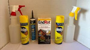 lot 3246 image: Cleaning supplies