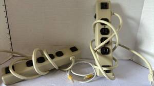 lot 3253 image: Power Strip Surge Protectors with Multiple Outlets