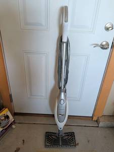 lot 3401 image: Shark Professional Steam Mop with Steam Control